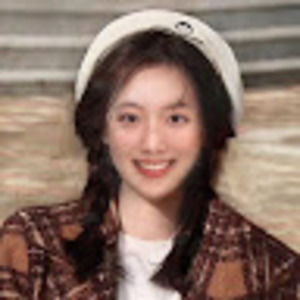 Meet your Posher, Chloe